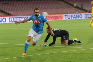 Napoli-Sampdoria esultanza primo gol Higuain 2